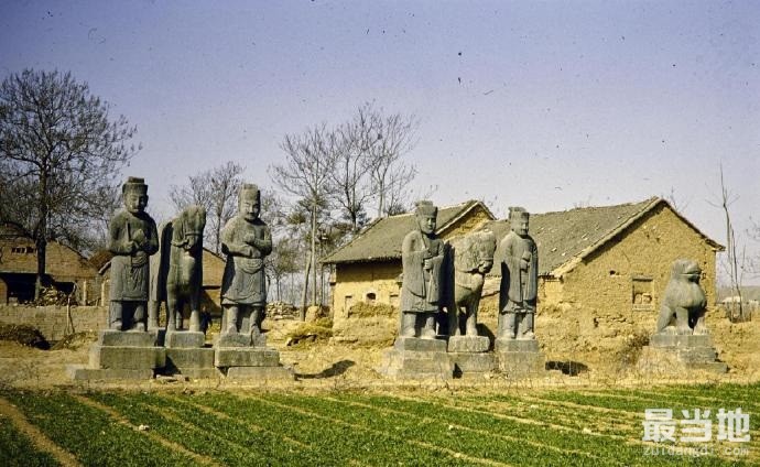 河南省巩义市老照片，外国人拍摄1983年的宋陵-7.jpg