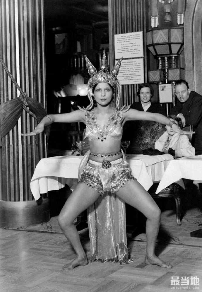 法国巴黎老照片：1930年丽都夜总会里灯红酒绿的生活-9.jpg