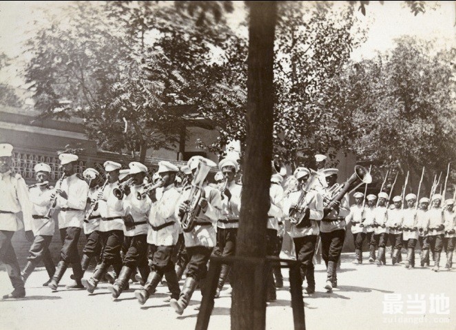 1900年一伙强盗来到中国，在烧杀抢掠之余拍下了这组照片-3.jpg
