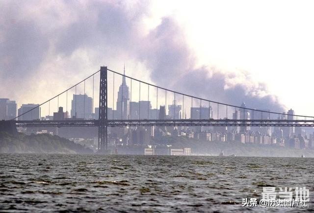 历史上的今天：2001年美国“911恐怖袭击”事件珍贵图集-4.jpg