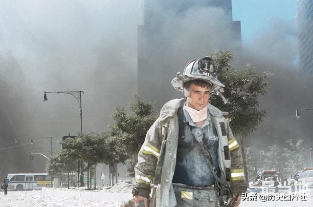 历史上的今天：2001年美国“911恐怖袭击”事件珍贵图集-14.jpg