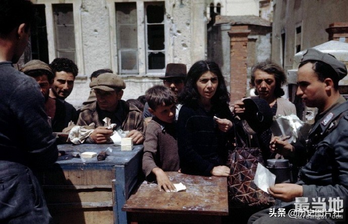 二战期间的意大利老照片，1944年被盟军攻占的加埃塔地区-2.jpg
