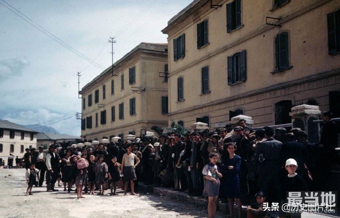二战期间的意大利老照片，1944年被盟军攻占的加埃塔地区-6.jpg