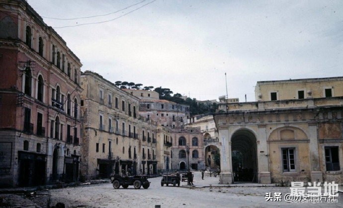 二战期间的意大利老照片，1944年被盟军攻占的加埃塔地区-11.jpg