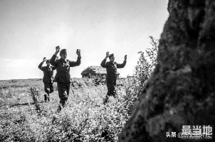 老照片：二战期间，被盟军俘虏的德军战俘-2.jpg