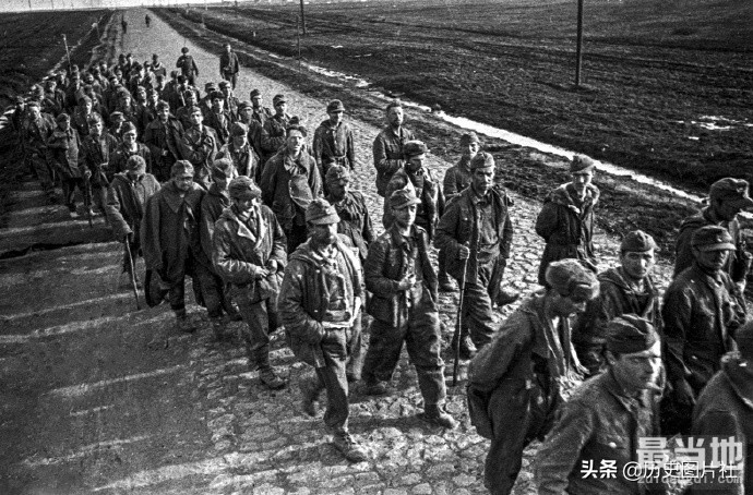 老照片：二战期间，被盟军俘虏的德军战俘-8.jpg