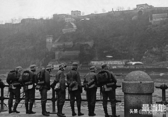 老照片：1936年德军进入莱茵河非军事区-3.jpg