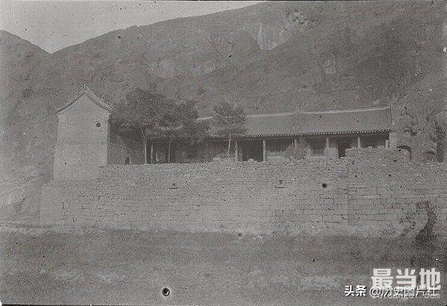 河南省洛阳市老照片，1907年法国汉学家镜头下的龙门石窟-4.jpg