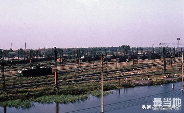 辽宁省鞍山市老照片，外国游客1983年所见-7.jpg