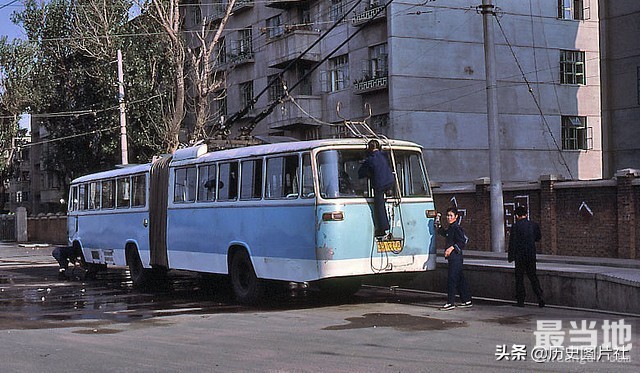 辽宁省鞍山市老照片，外国游客1983年所见-10.jpg