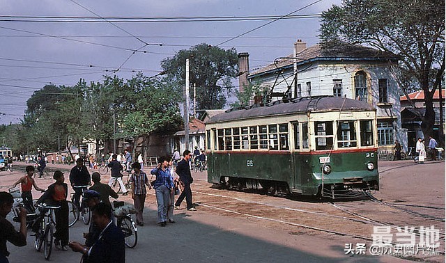 吉林省长春市老照片，外国游客1983年市区所见-16.jpg