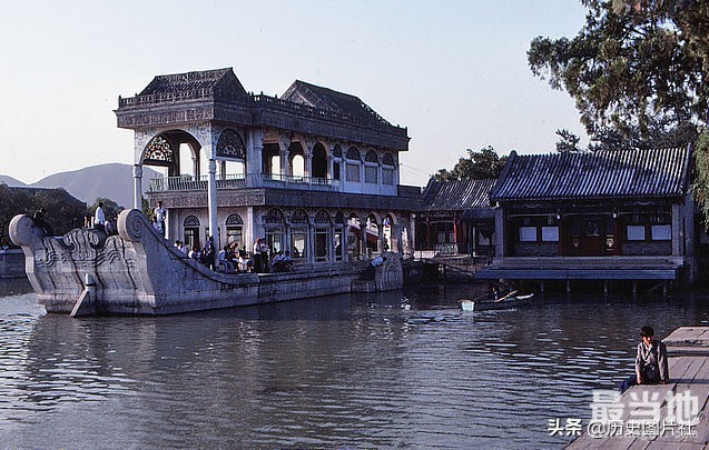 老照片中的北京市，外国游客拍摄1983年的颐和园-5.jpg