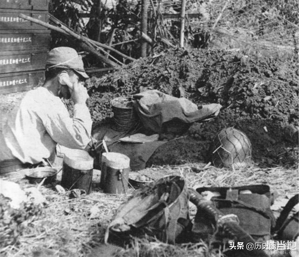 侵华日军私人相册：身材矮小的鬼子装备精良，战斗力强悍-11.jpg