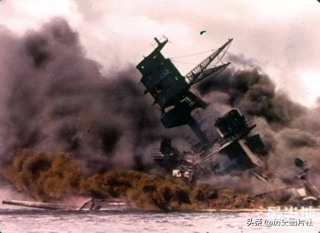 1941年12月日本皇家海军偷袭珍珠港，战地记者拍下了这组照片-7.jpg