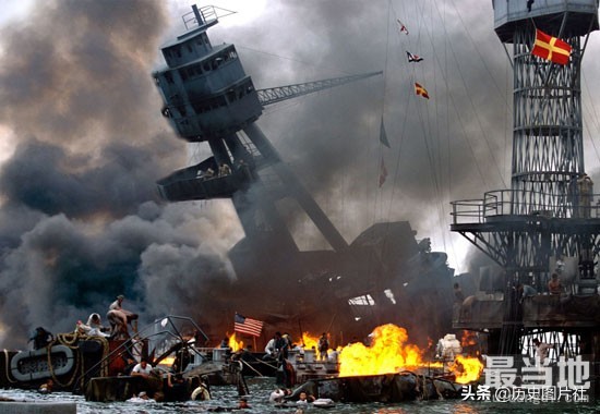 1941年12月日本皇家海军偷袭珍珠港，战地记者拍下了这组照片-12.jpg