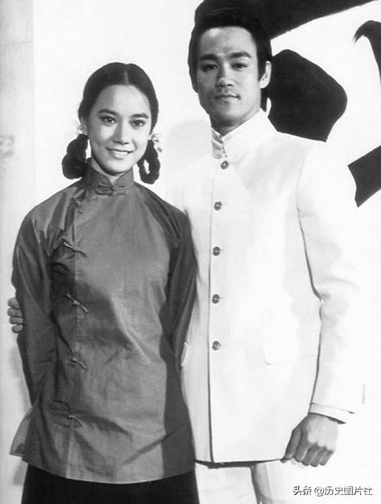 功夫巨星李小龙罕见老照片，和绯闻女友苗可秀珍贵合影-7.jpg
