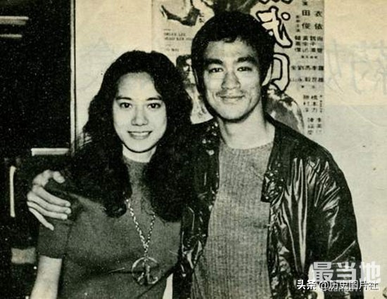 功夫巨星李小龙罕见老照片，和绯闻女友苗可秀珍贵合影-9.jpg