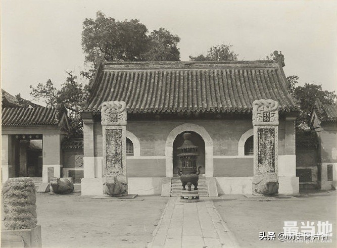 老照片：德国摄影师拍摄1940年的北京白云观-2.jpg