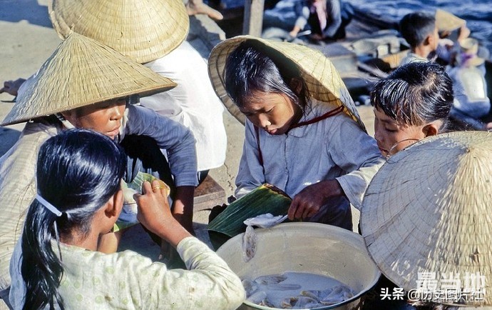 越南老照片：1969年越战期间的南越民生-1.jpg