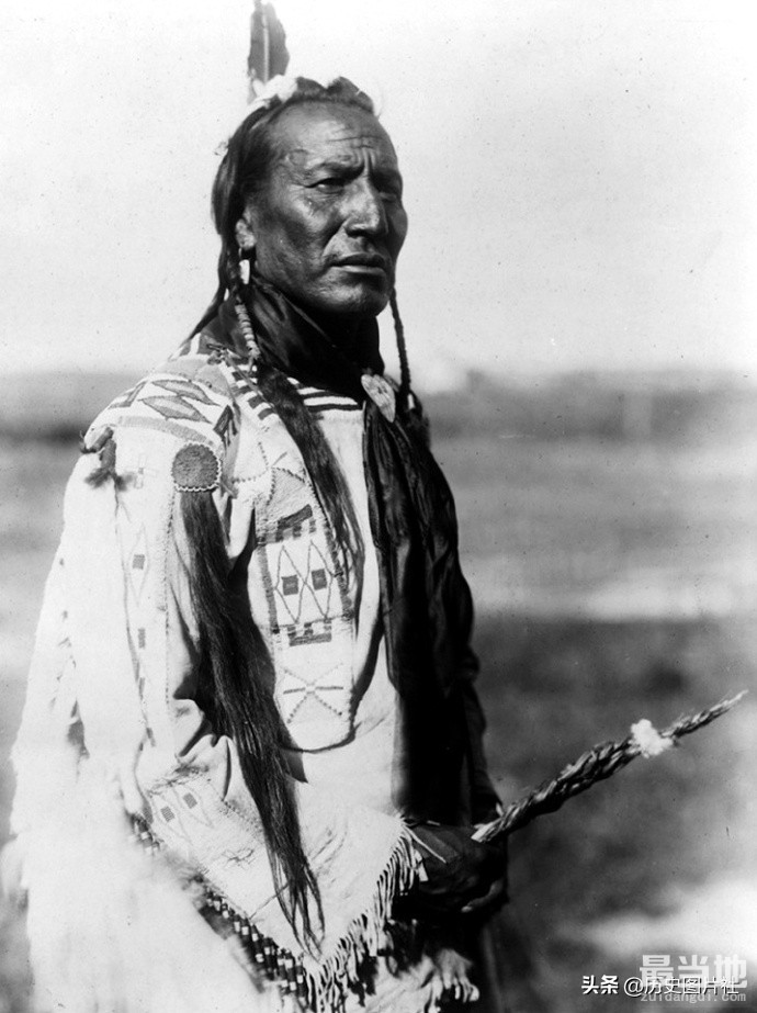 摄影师镜头下百年前北美印第安人肖像-6.jpg
