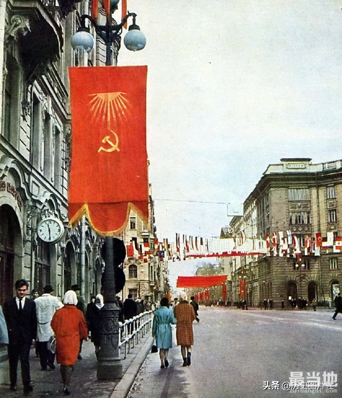 1967年的列宁格勒，庆祝十月革命胜利50周年的大游行-6.jpg