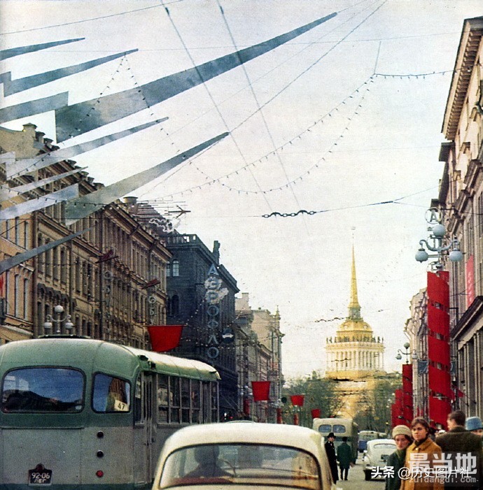 1967年的列宁格勒，庆祝十月革命胜利50周年的大游行-8.jpg