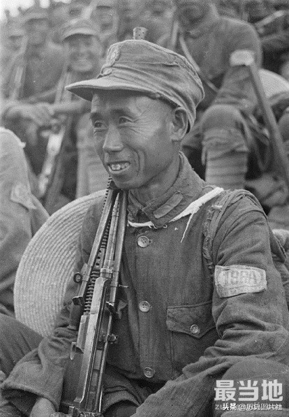 战地记者拍摄1944年的延安，坚持抗日的民兵战士和八路军战士-7.jpg