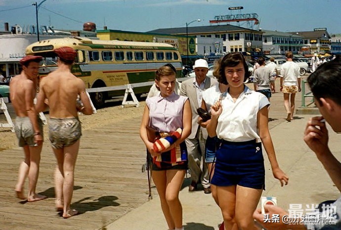 老照片：50年代的美国生活，时尚已经普及千家万户-1.jpg
