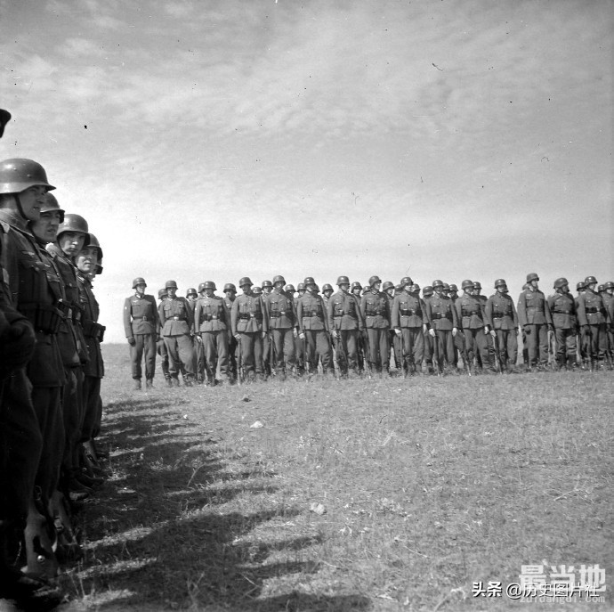 老照片：1942年苏联战场上的德军士兵-4.jpg