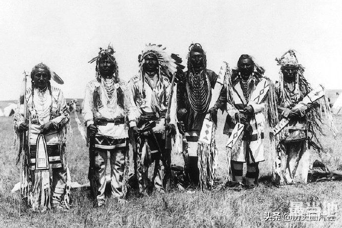 老照片：百年前生活在加拿大的印第安人（约1900年）-7.jpg