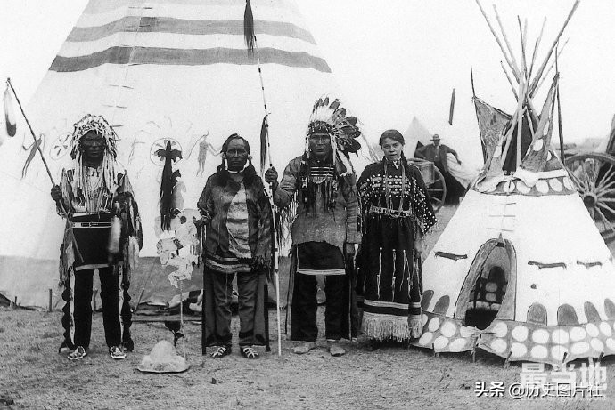 老照片：百年前生活在加拿大的印第安人（约1900年）-8.jpg