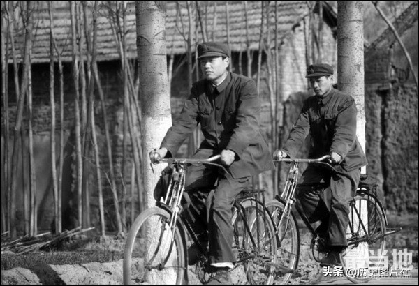 黑白老照片直击80年代的中国：朴实无华的生活，渐行渐远的记忆-2.jpg
