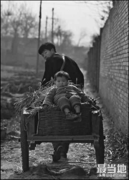 黑白老照片直击80年代的中国：朴实无华的生活，渐行渐远的记忆-6.jpg
