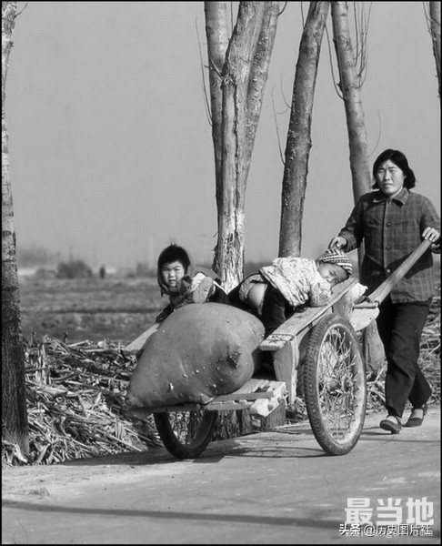 黑白老照片直击80年代的中国：朴实无华的生活，渐行渐远的记忆-5.jpg