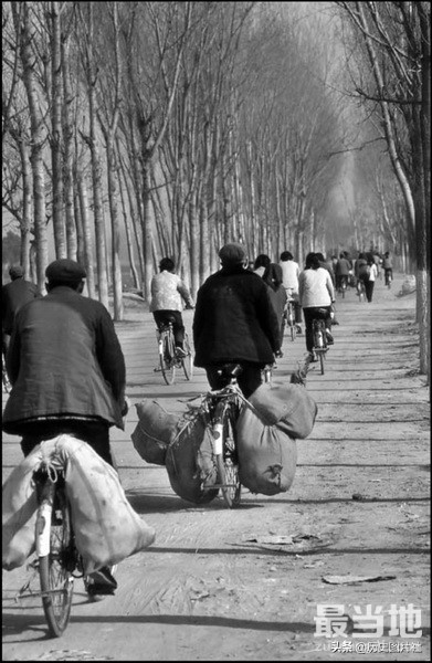 黑白老照片直击80年代的中国：朴实无华的生活，渐行渐远的记忆-10.jpg
