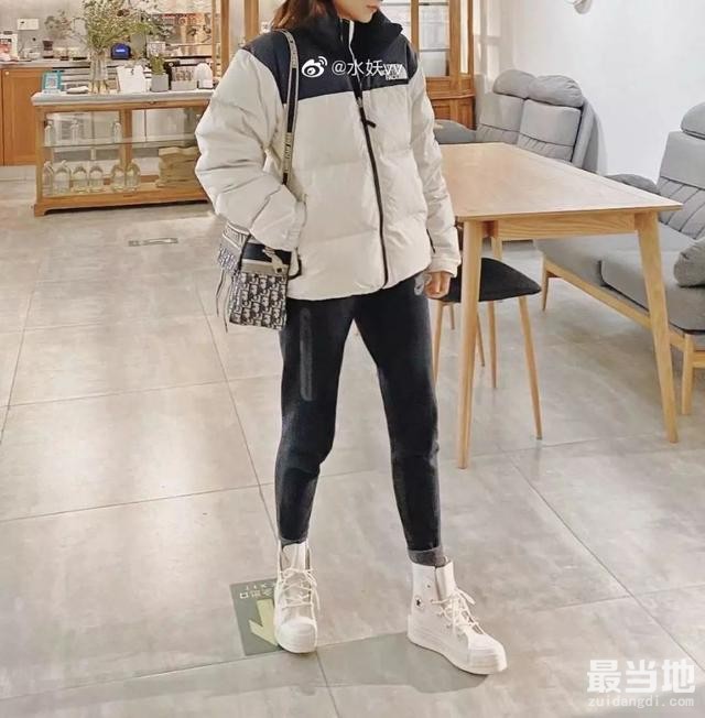 绒服不能搭裤装？这几款穿上就“会瘦”-22.jpg