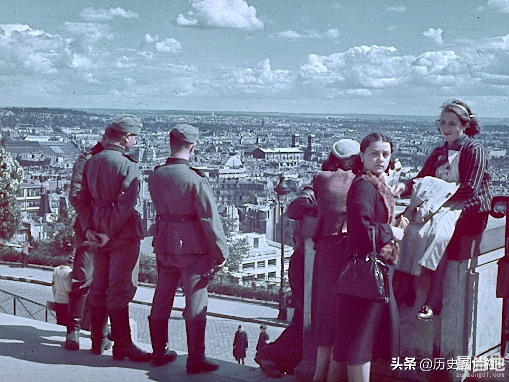 老照片：1940年，德军占领下的法国巴黎街景-8.jpg