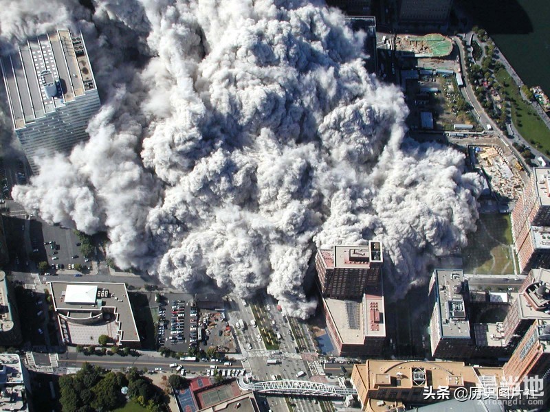 美国911事件珍贵图集：震惊世界的一天，世贸大厦浓烟滚滚-4.jpg