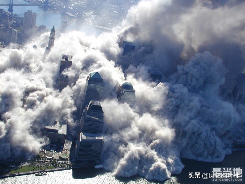 美国911事件珍贵图集：震惊世界的一天，世贸大厦浓烟滚滚-2.jpg