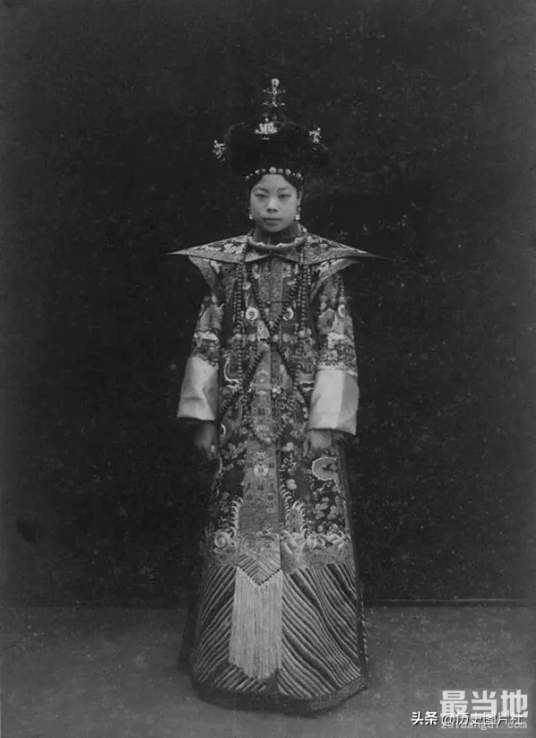 末代皇妃文绣老照片：结婚9年仍是女儿身，离婚后选择教书育人-1.jpg