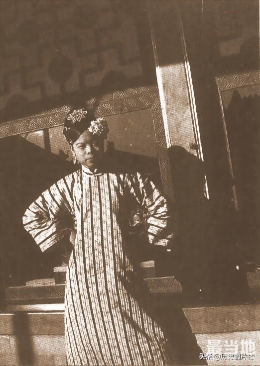 末代皇妃文绣老照片：结婚9年仍是女儿身，离婚后选择教书育人-6.jpg