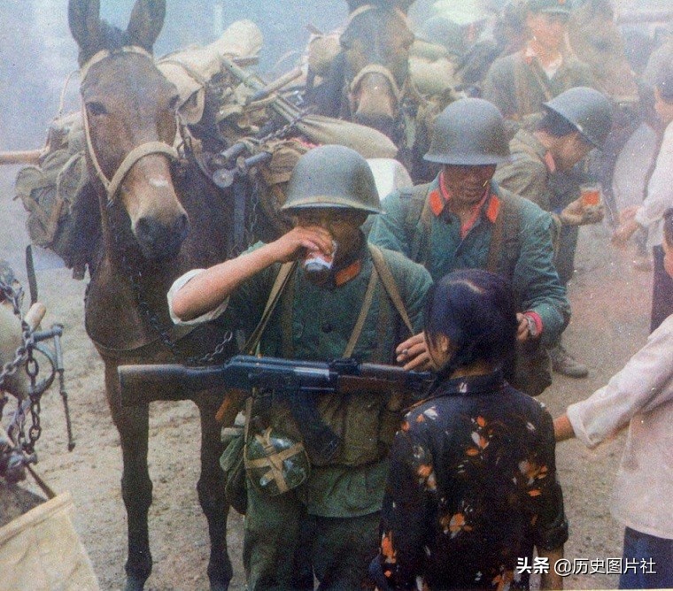 对越自卫反击战珍贵瞬间：令敌人闻风丧胆的中国人民解放军-7.jpg