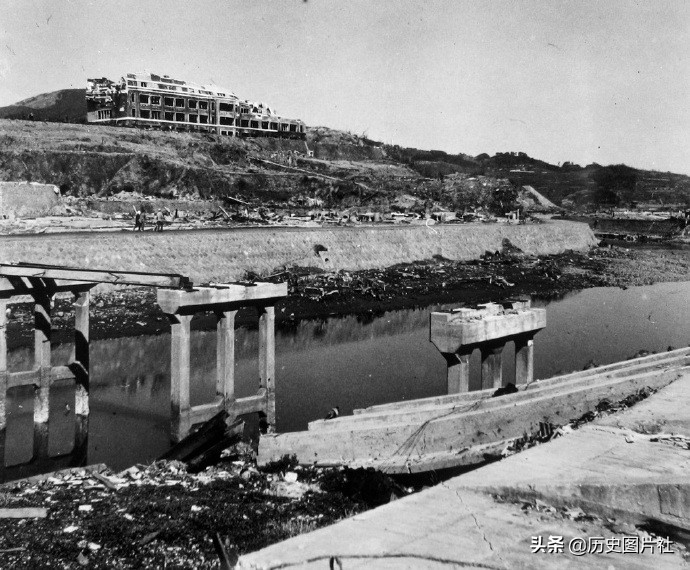 1945年的长崎，第二个被原子弹轰炸的城市，一片废墟-4.jpg