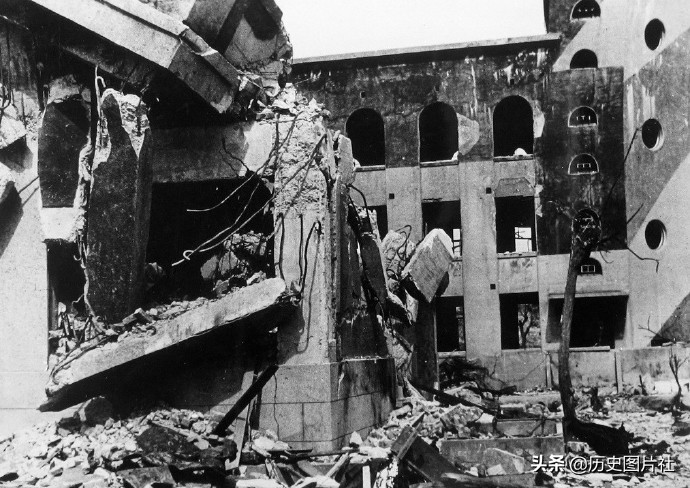 1945年的长崎，第二个被原子弹轰炸的城市，一片废墟-5.jpg