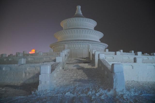 比哈尔滨更大的冰雪大世界明天开园，就在吉林长春，十分漂亮-4.jpg