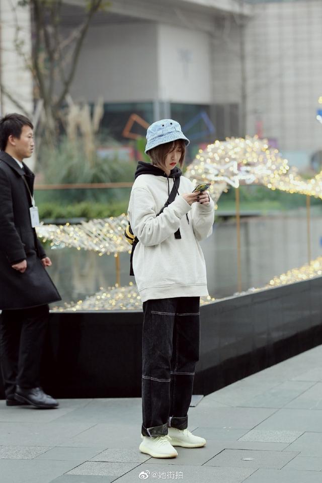 成都街拍：不戴帽子算什么过冬？-7.jpg
