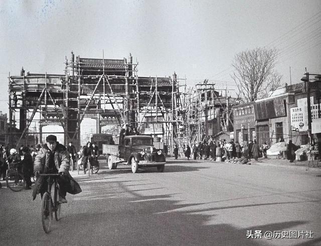 解放初期的北京城，没有拆迁改造，还原原汁原味的古城旧貌-3.jpg