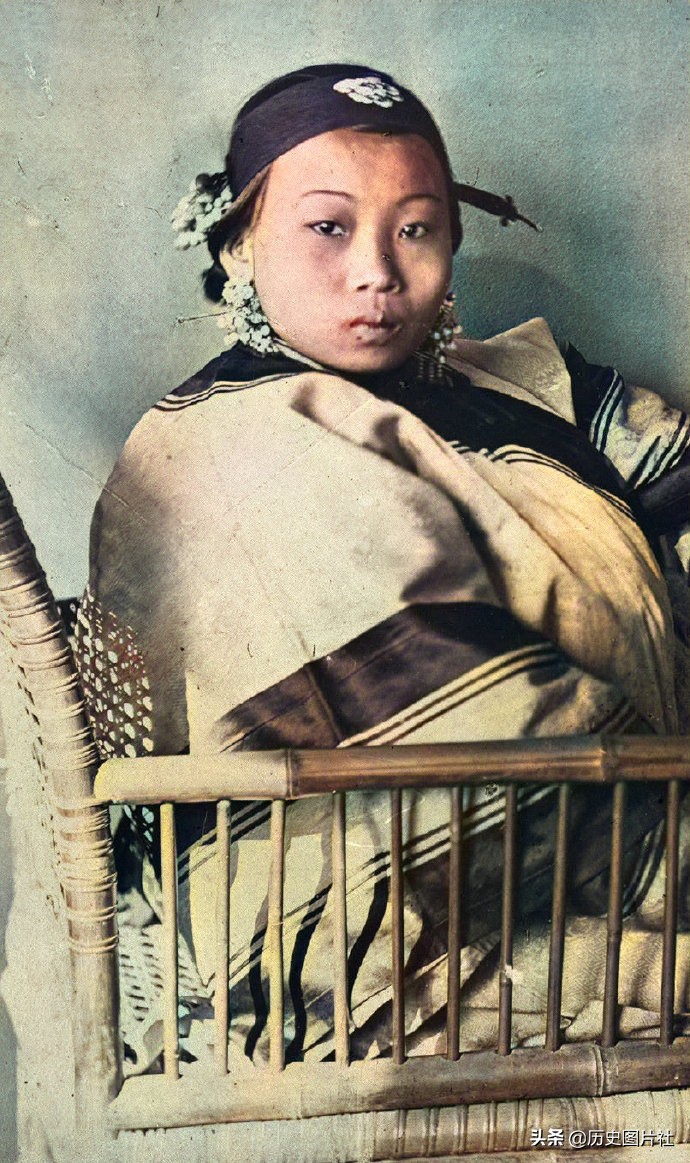 外国人拍摄百年前的中国女性，汉女和满女哪个更漂亮-5.jpg