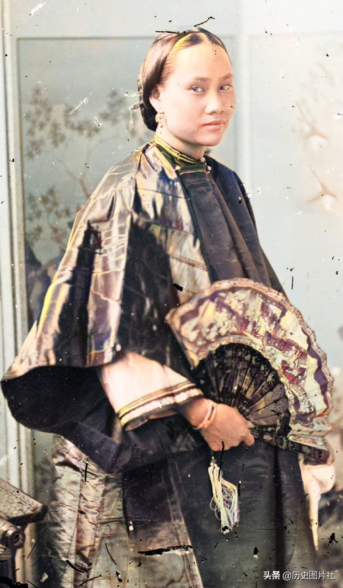 外国人拍摄百年前的中国女性，汉女和满女哪个更漂亮-2.jpg