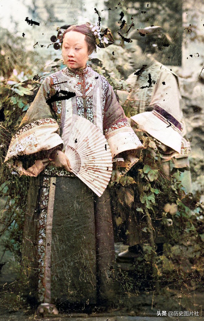 外国人拍摄百年前的中国女性，汉女和满女哪个更漂亮-8.jpg